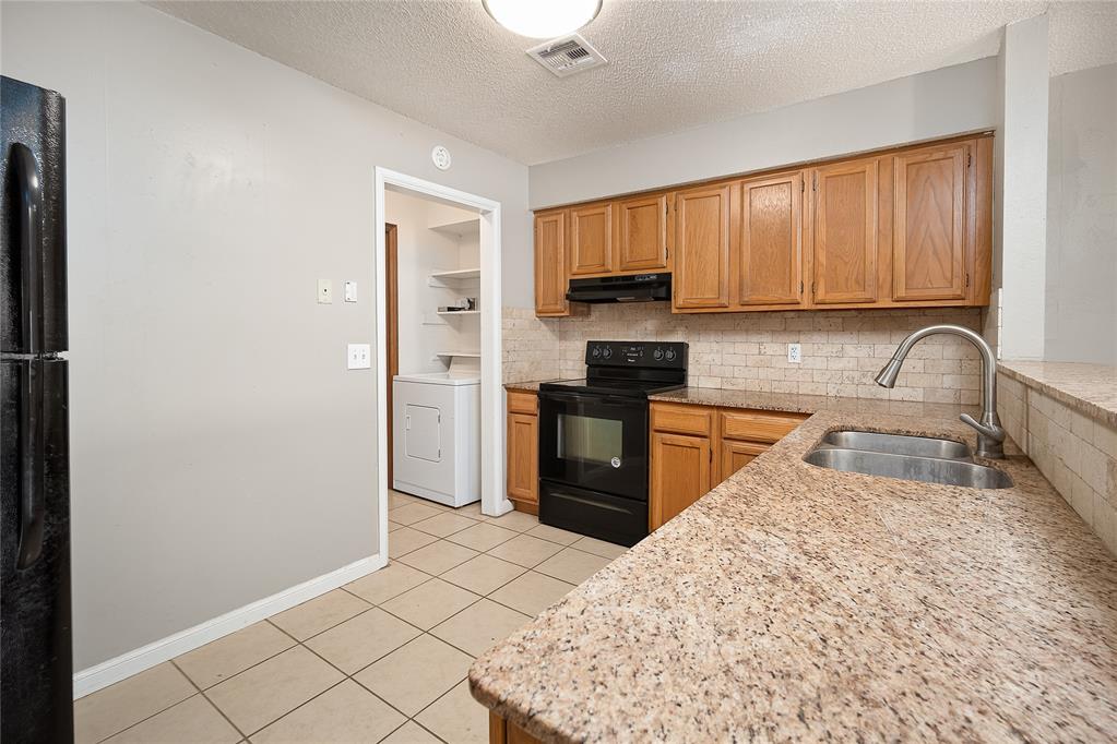 2805 Glen Oaks Drive 2807 Property Photo 34