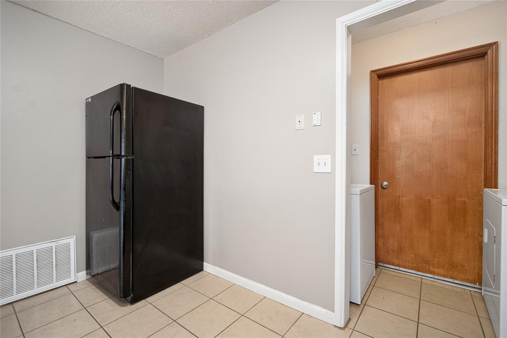 2805 Glen Oaks Drive 2807 Property Photo 36