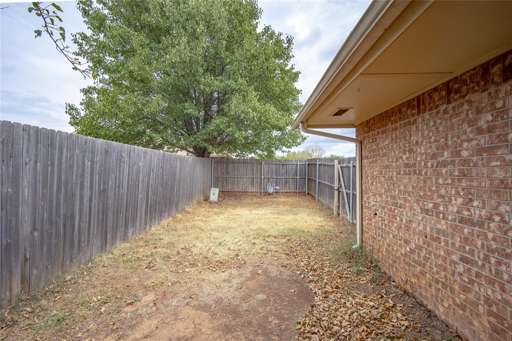 2805 Glen Oaks Drive 2807 Property Photo 39