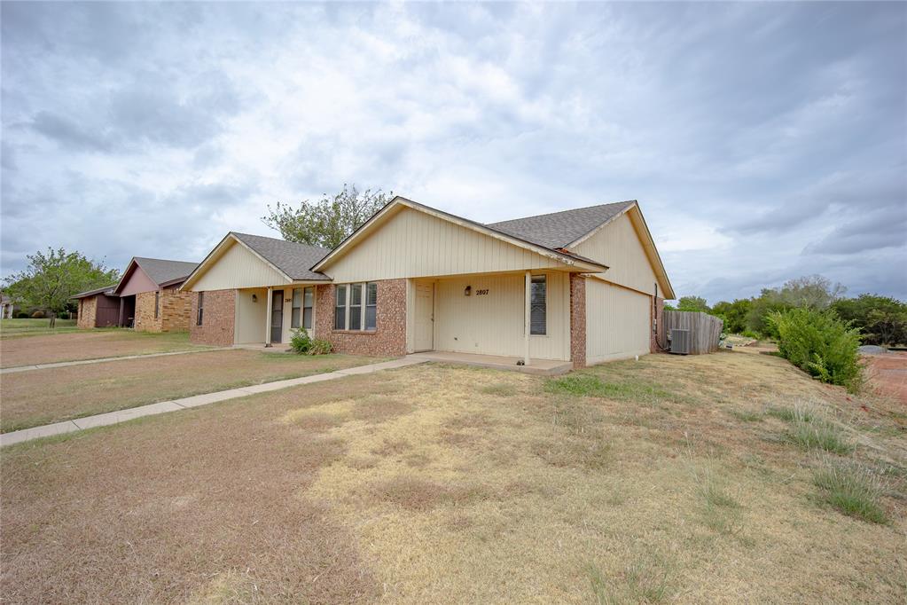 2805 Glen Oaks Drive 2807 Property Photo 45
