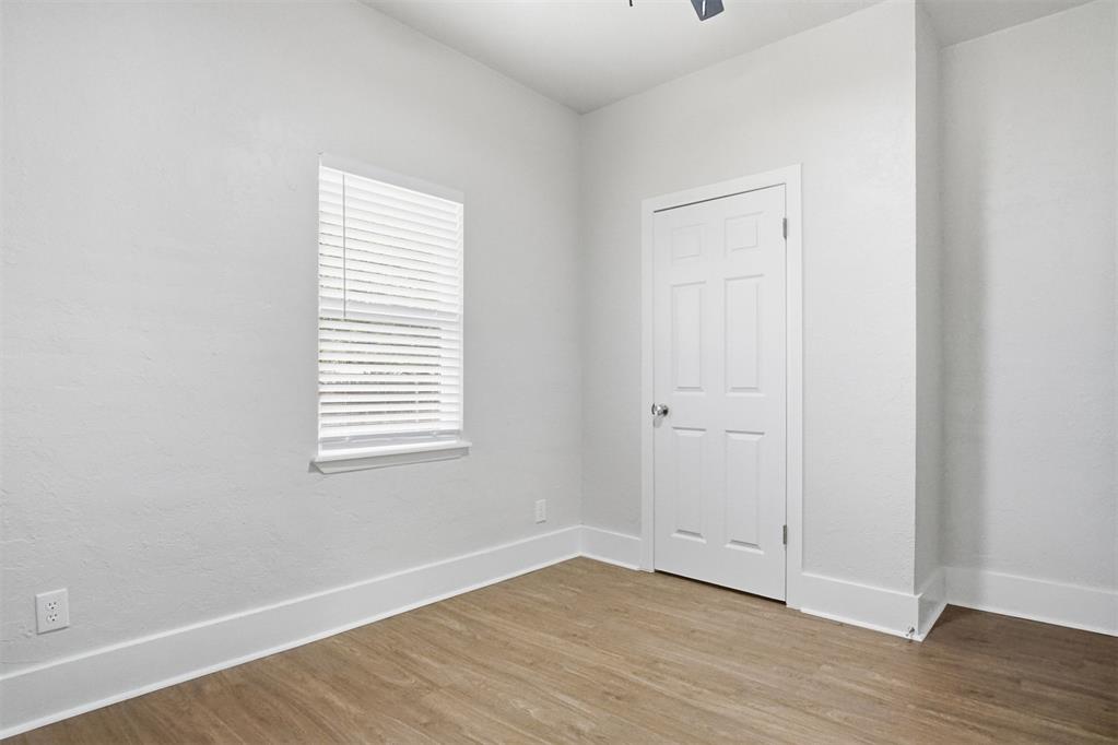 517 W Woodson Street Property Photo 18