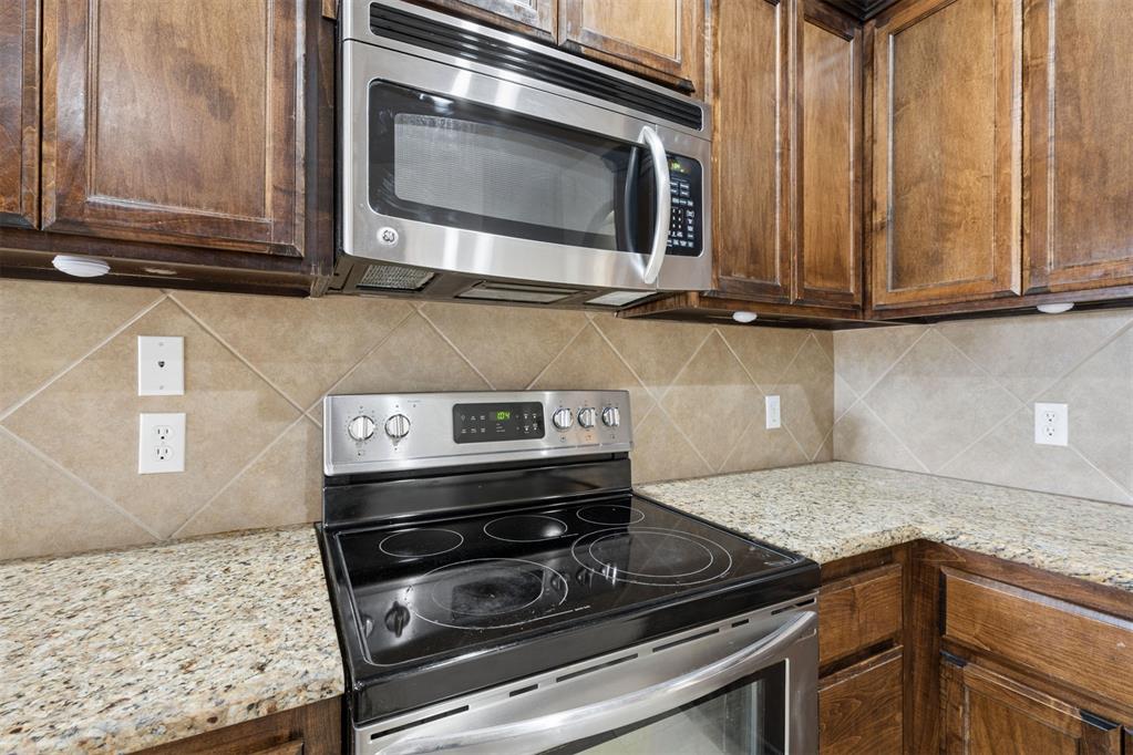 12205 Autumn Brook Property Photo 24