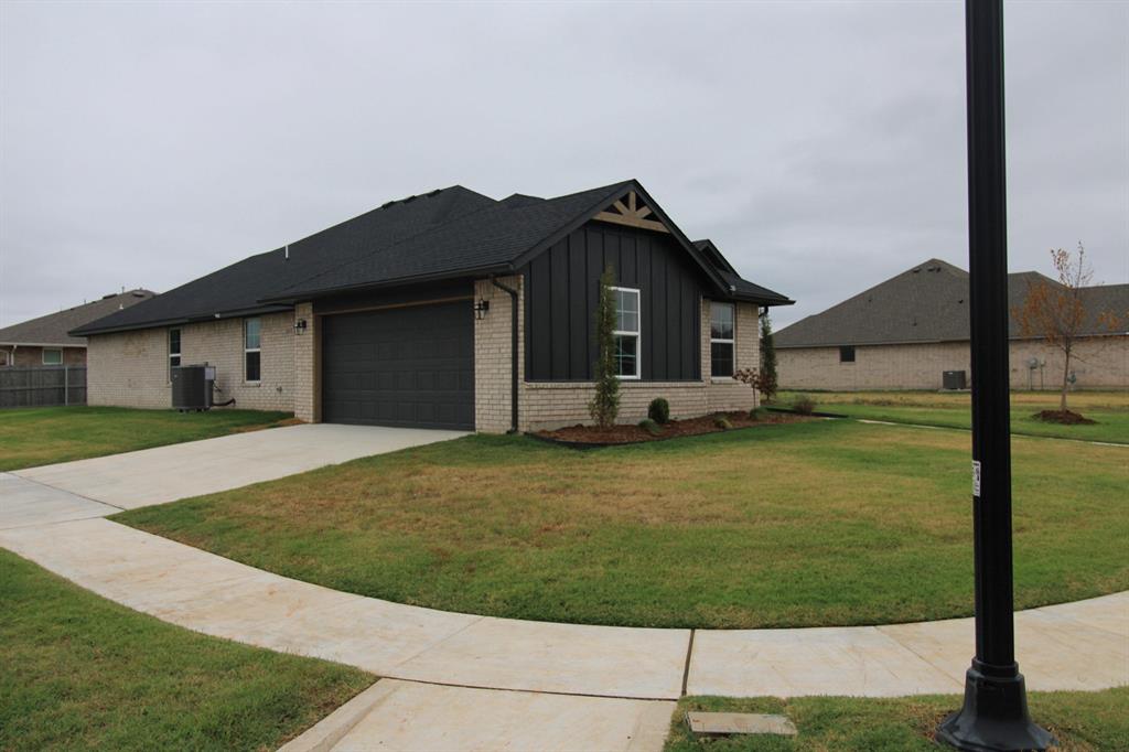 606 Laurel Grove Property Photo 3