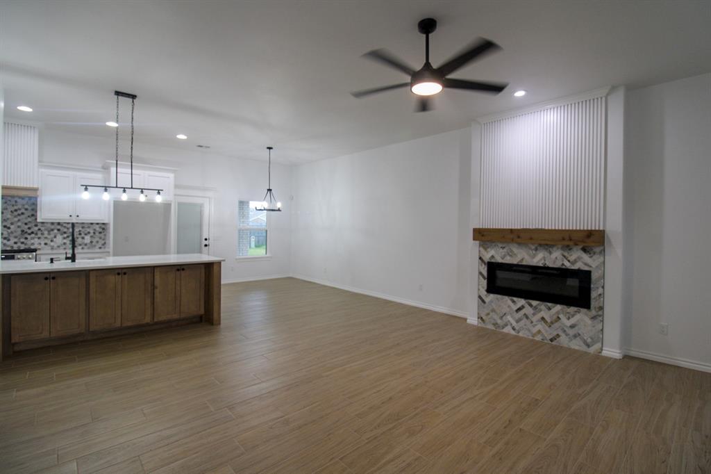606 Laurel Grove Property Photo 4