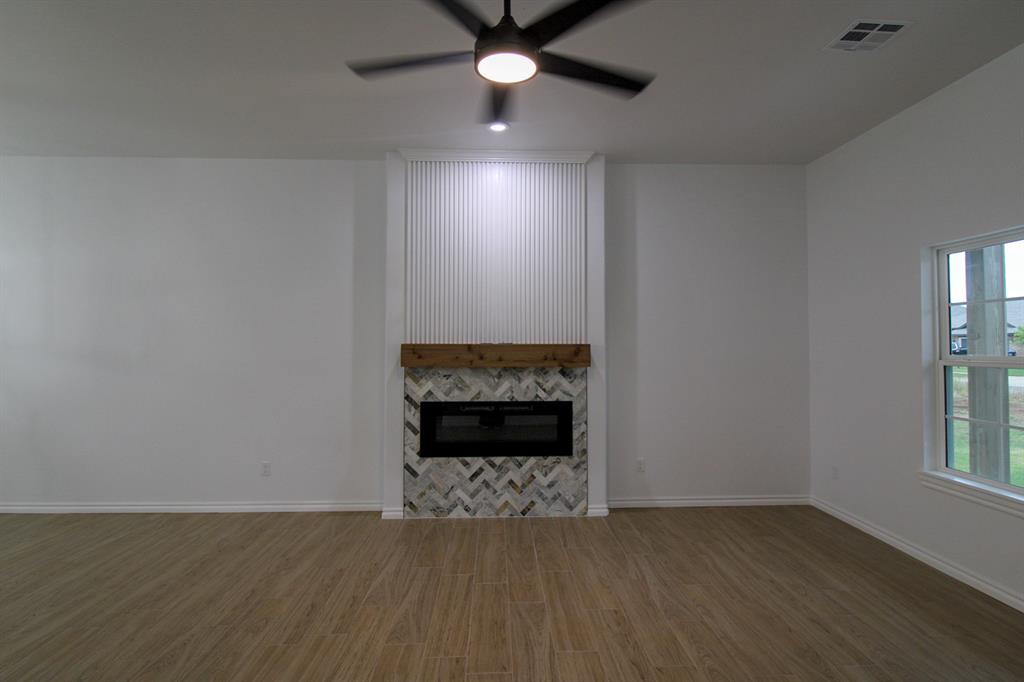606 Laurel Grove Property Photo 5