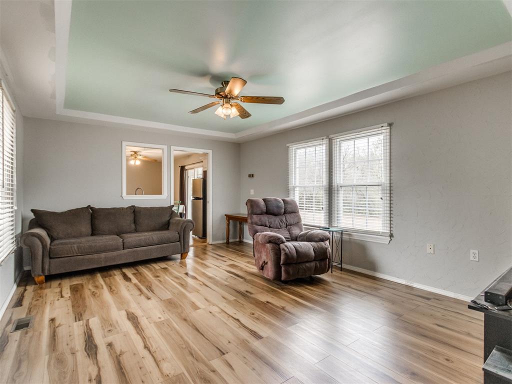 2112 County Road 1247 Property Photo 4