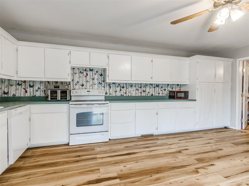 2112 County Road 1247 Property Photo 6