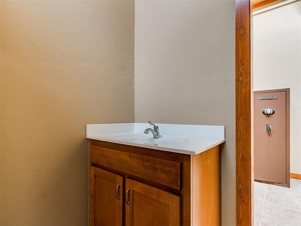 6400 Nw 178th Street Property Photo 20