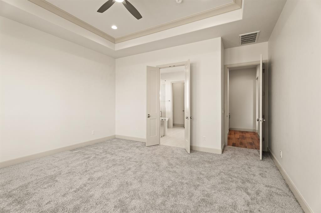 2401 Heathery Park Property Photo 22