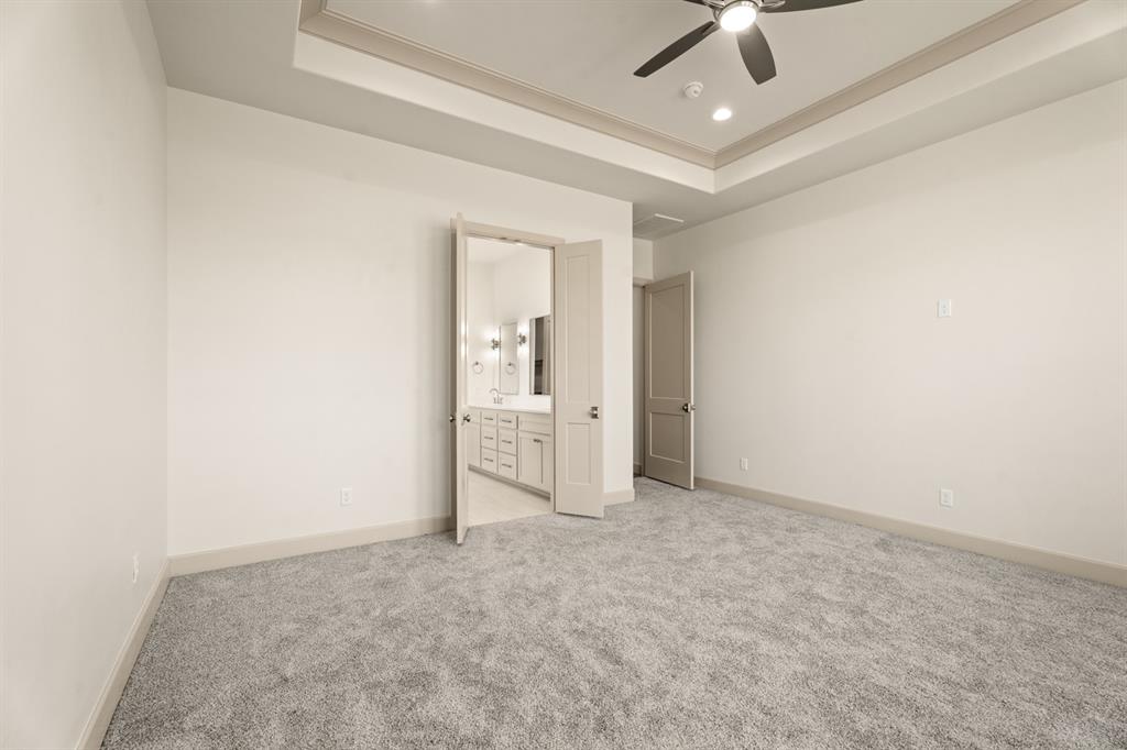 2401 Heathery Park Property Photo 23