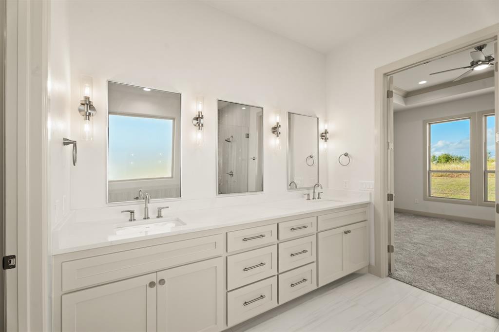 2401 Heathery Park Property Photo 26