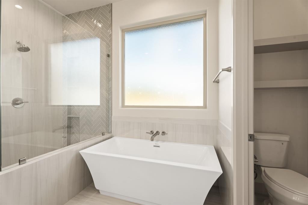2401 Heathery Park Property Photo 27