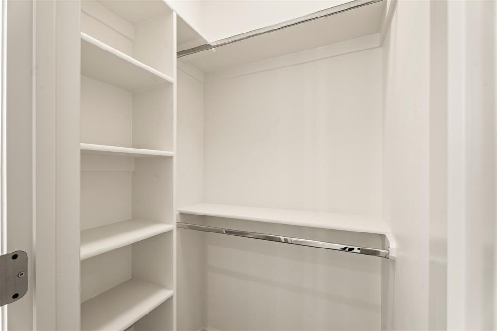 2401 Heathery Park Property Photo 35