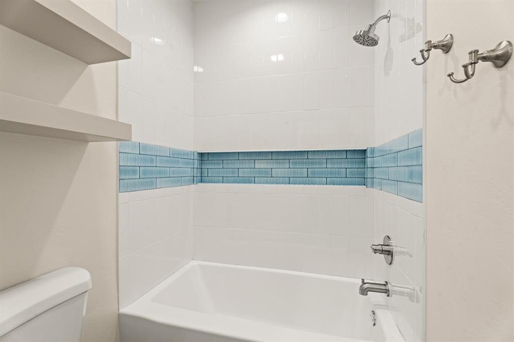 2401 Heathery Park Property Photo 37