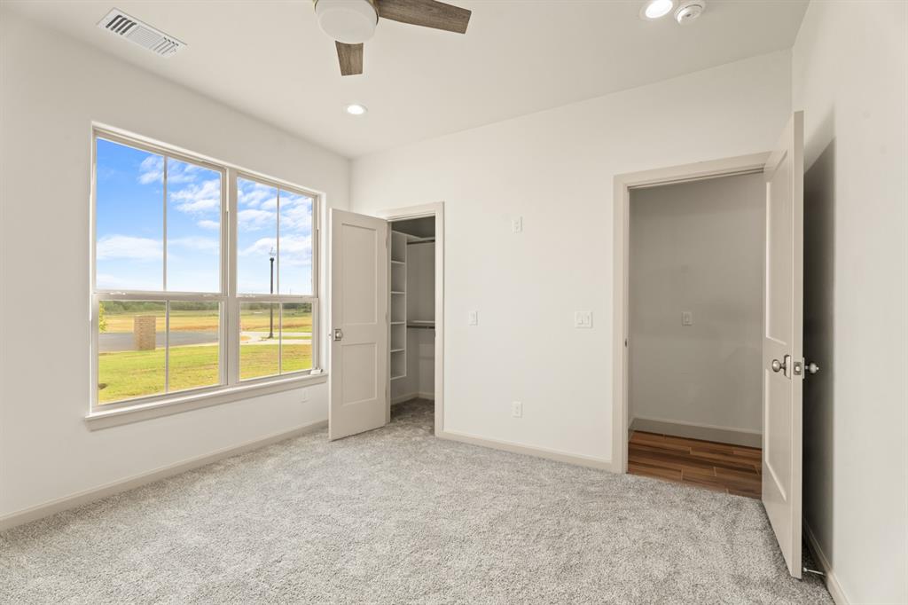 2401 Heathery Park Property Photo 38