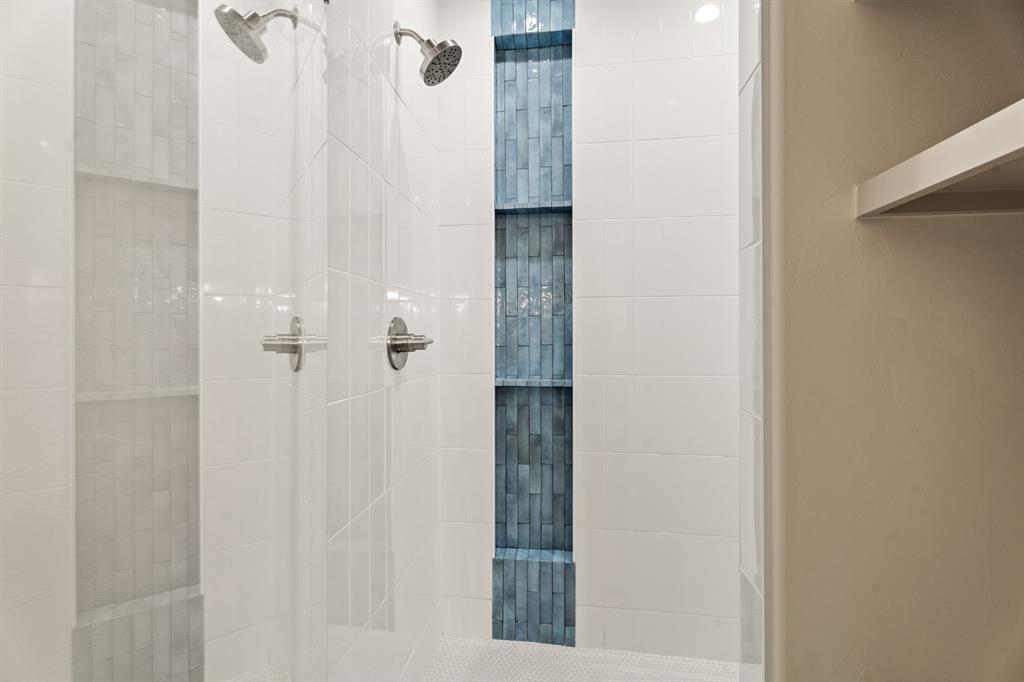 2401 Heathery Park Property Photo 42