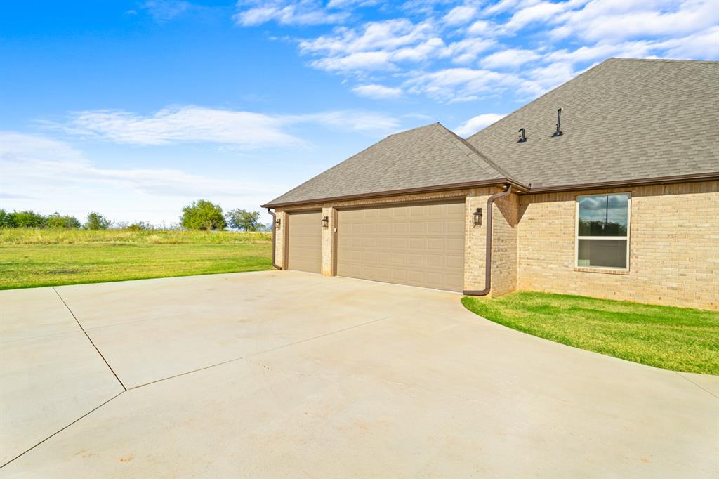 2401 Heathery Park Property Photo 46