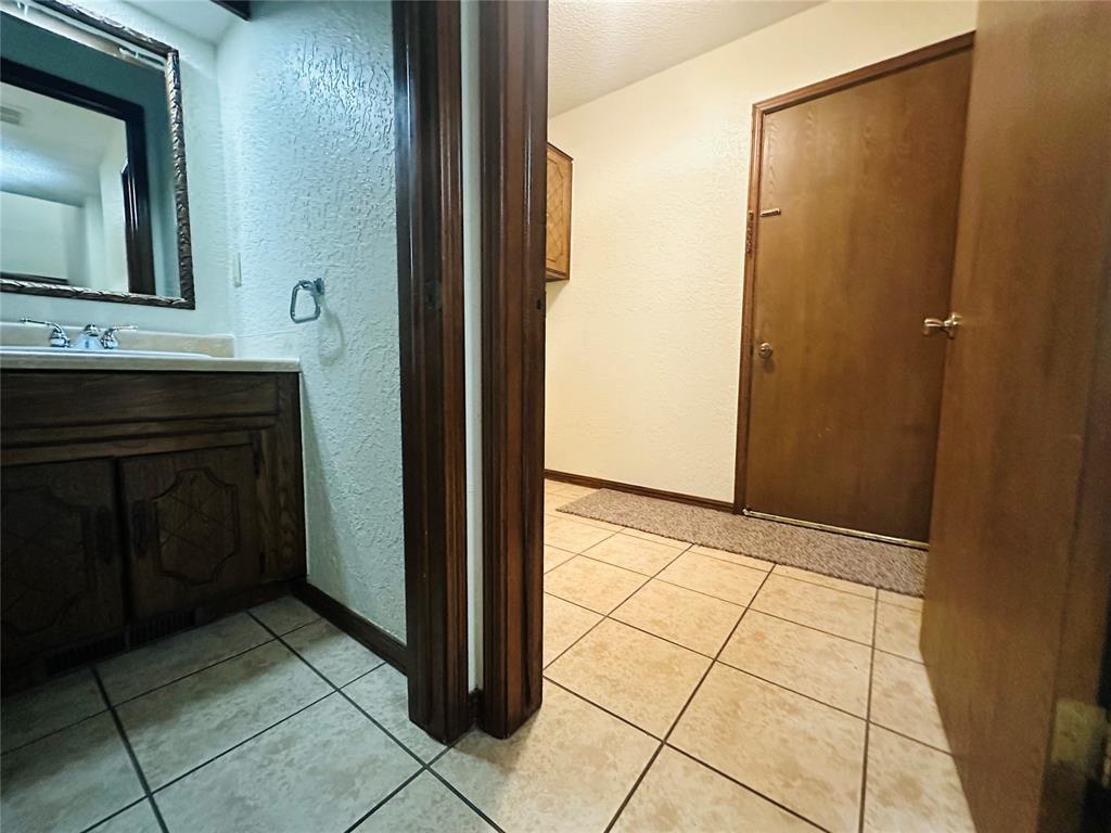 9910 Mashburn Boulevard Property Photo 8