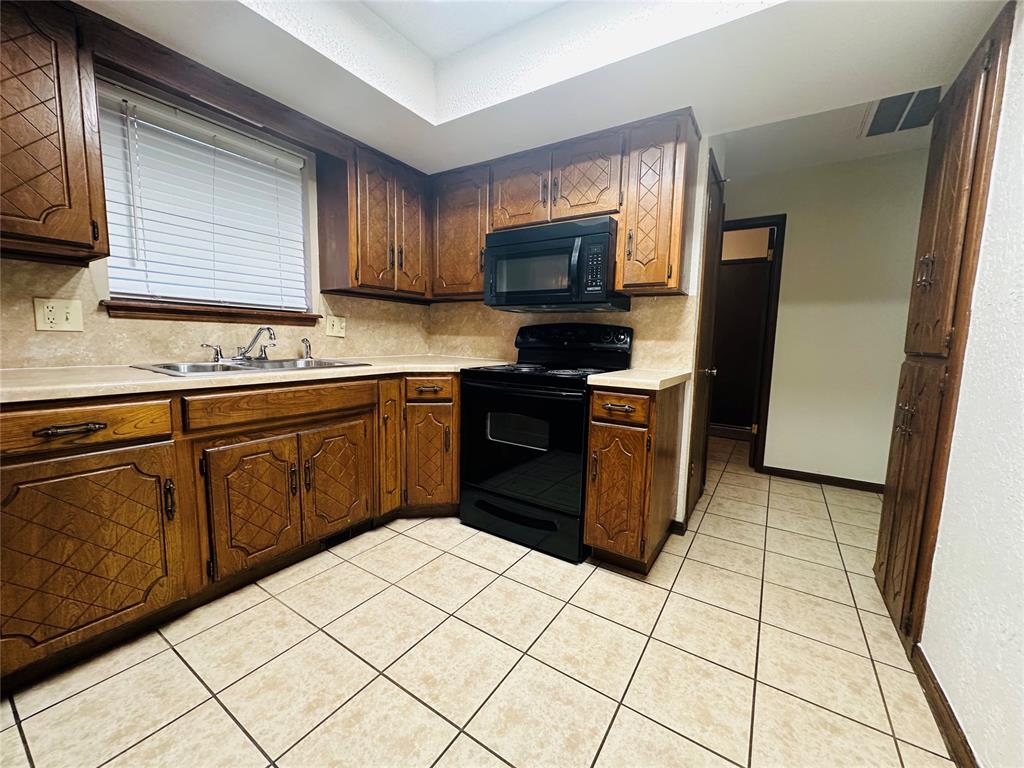 9910 Mashburn Boulevard Property Photo 13