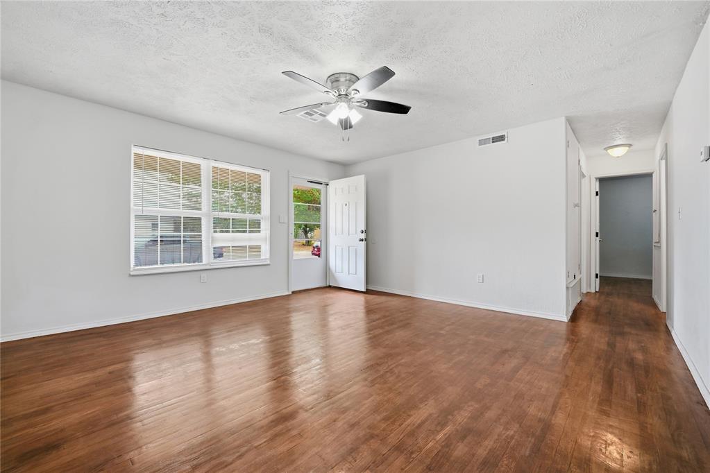 2117 Queensbury Road Property Photo 4