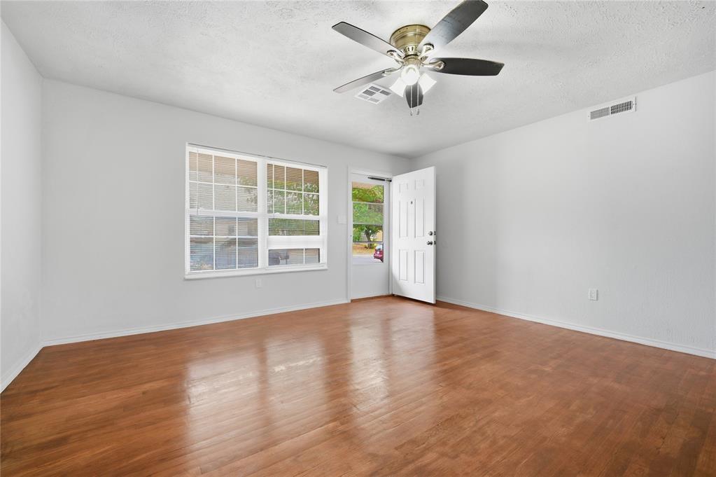 2117 Queensbury Road Property Photo 5