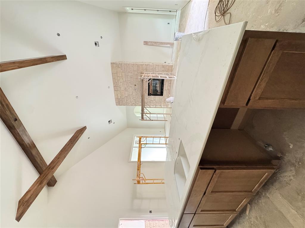 909 Villas Creek Drive Property Photo 2