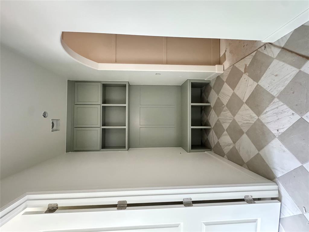 909 Villas Creek Drive Property Photo 3