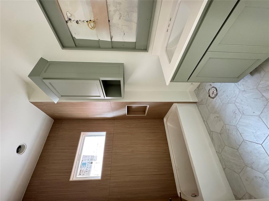 909 Villas Creek Drive Property Photo 11