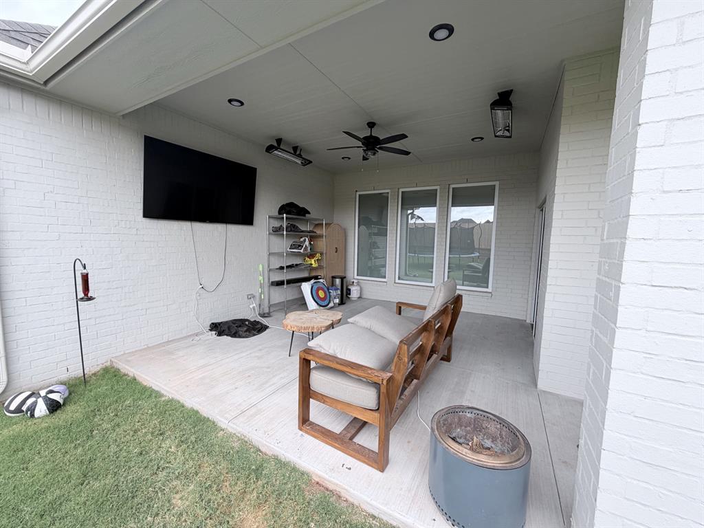 416 Explorer Trail Property Photo 28