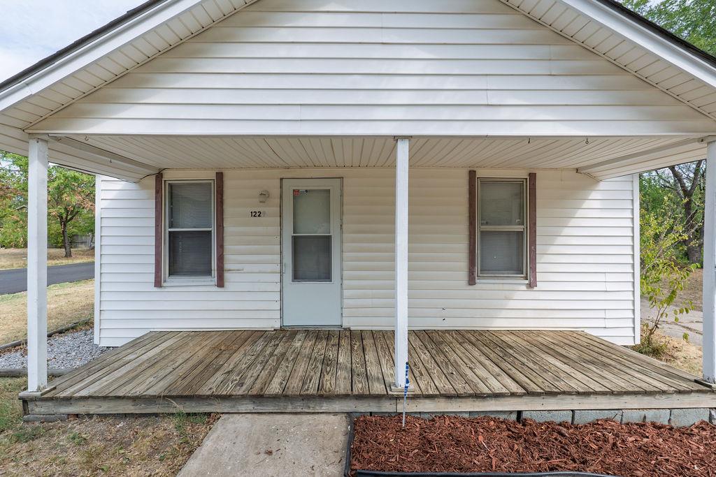 1229 N Center Avenue Property Photo 2
