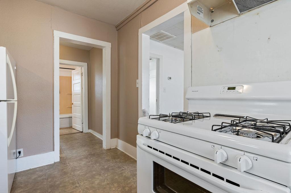 1229 N Center Avenue Property Photo 12