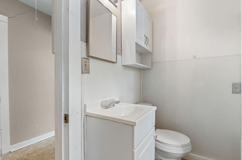 1229 N Center Avenue Property Photo 16