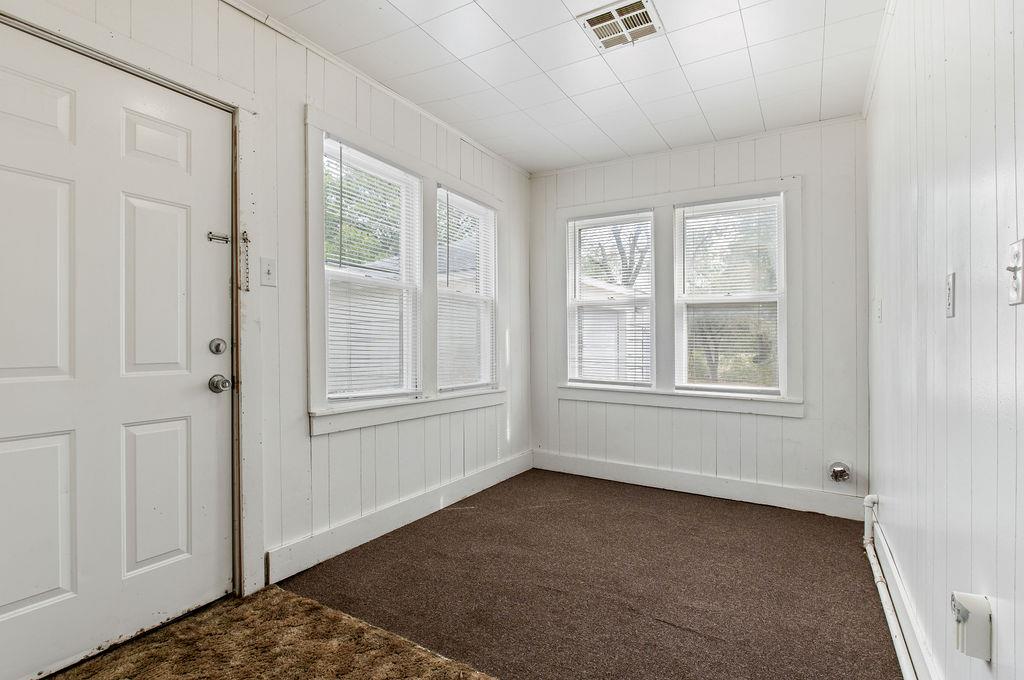 1229 N Center Avenue Property Photo 18