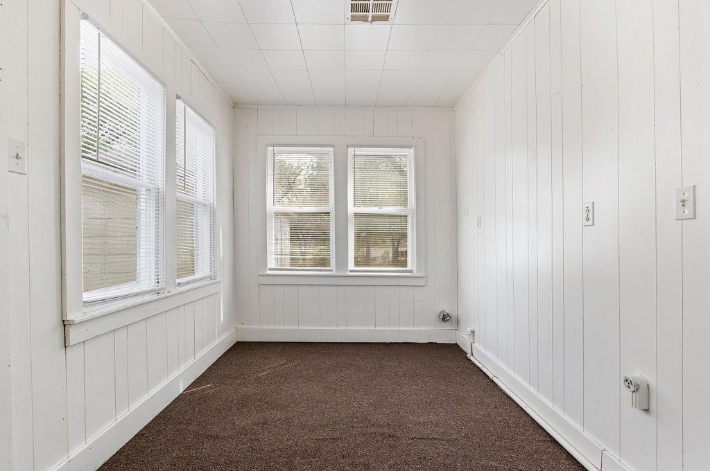 1229 N Center Avenue Property Photo 19