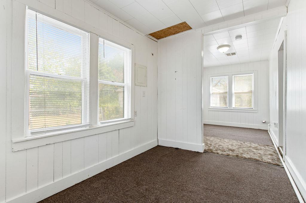 1229 N Center Avenue Property Photo 22