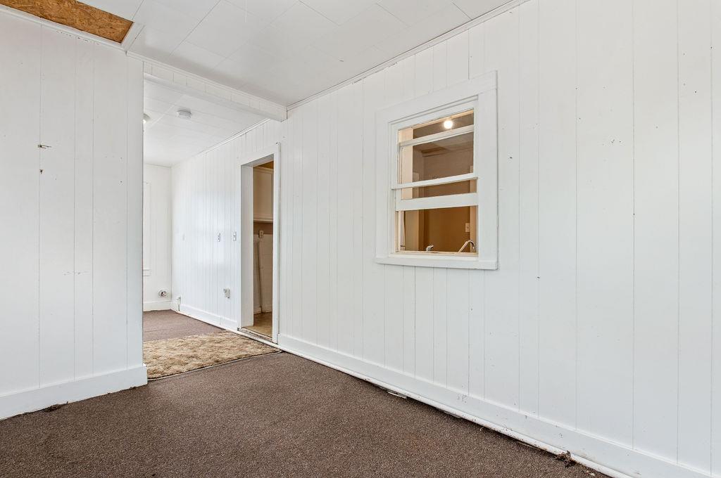 1229 N Center Avenue Property Photo 23