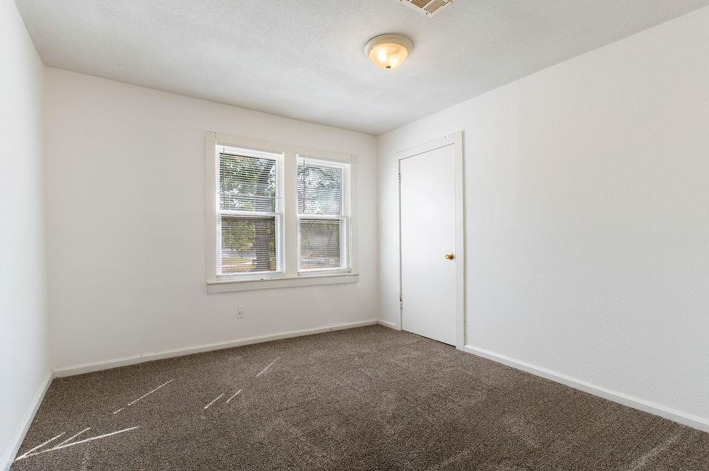1229 N Center Avenue Property Photo 26