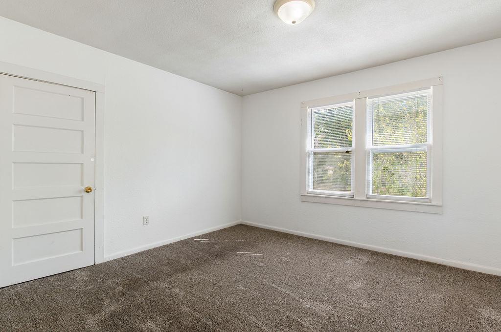 1229 N Center Avenue Property Photo 30