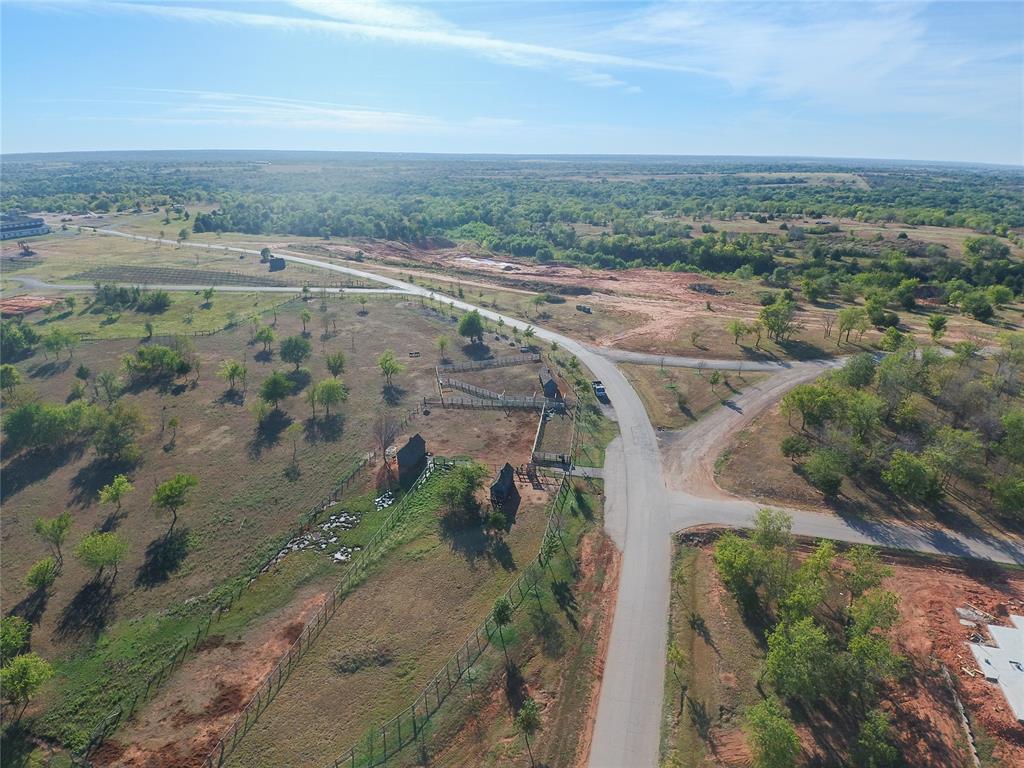 18496 Selah Way Property Photo 6