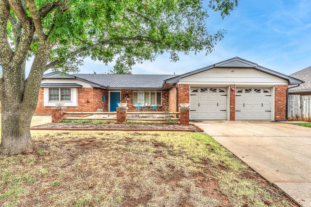8813 Lakeaire Drive Property Photo 1