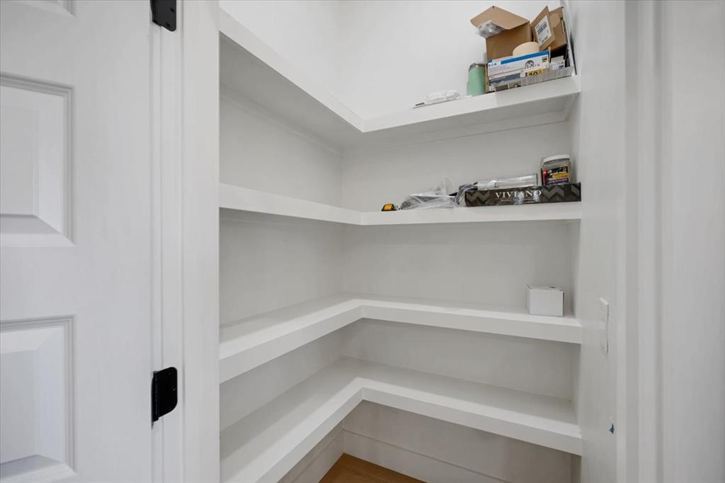 2320 Baker Street Property Photo 13
