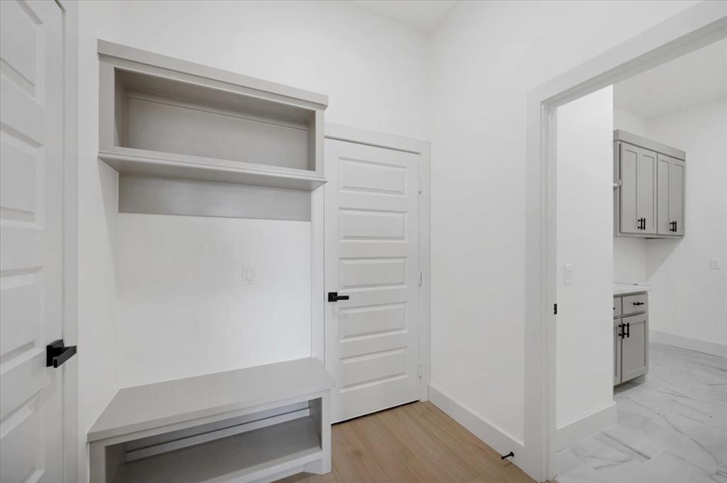 2320 Baker Street Property Photo 14
