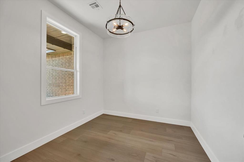2320 Baker Street Property Photo 25