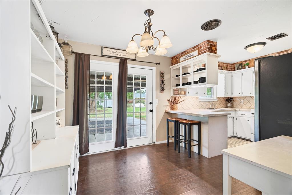 212 Vine Street Property Photo 3
