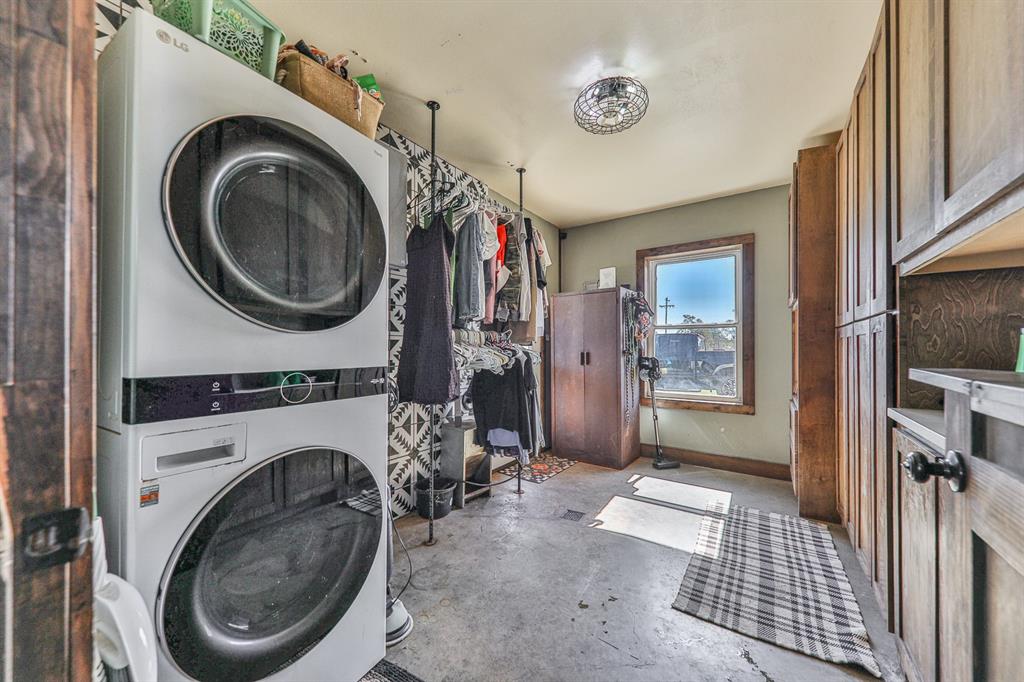 1238 Main Street Property Photo 6