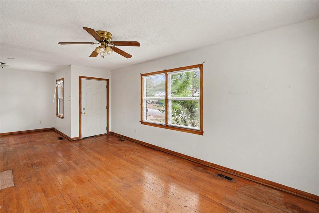 1604 Sw 39th Street Property Photo 5