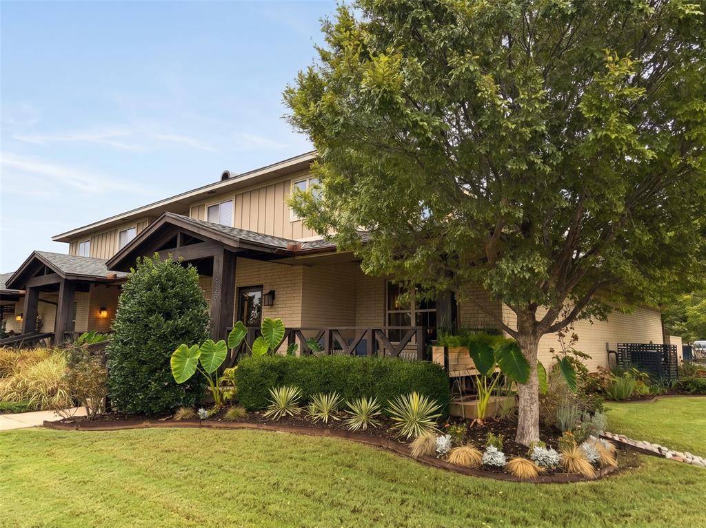 2228 Vineyard Boulevard Property Photo 2