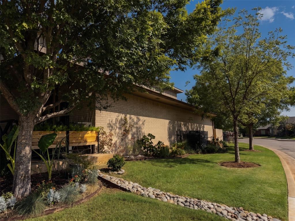 2228 Vineyard Boulevard Property Photo 4
