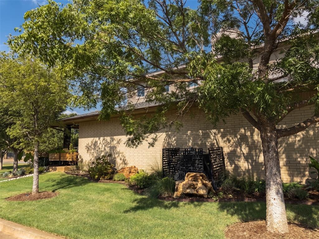 2228 Vineyard Boulevard Property Photo 5