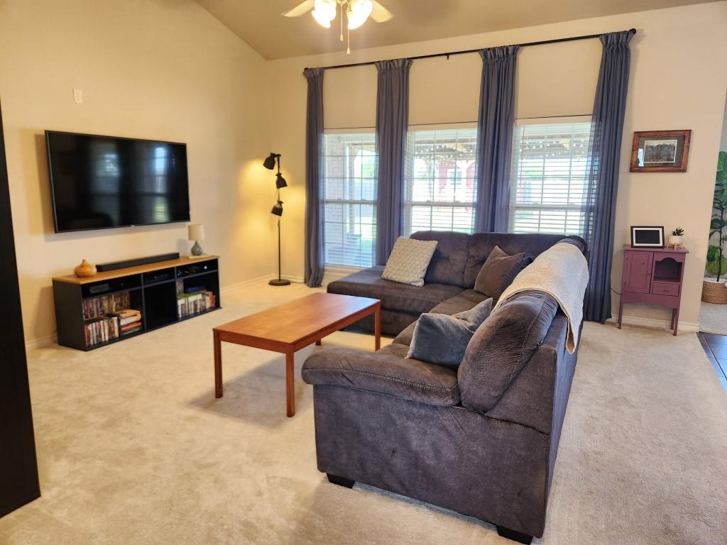 3025 White Tail Drive Property Photo 5